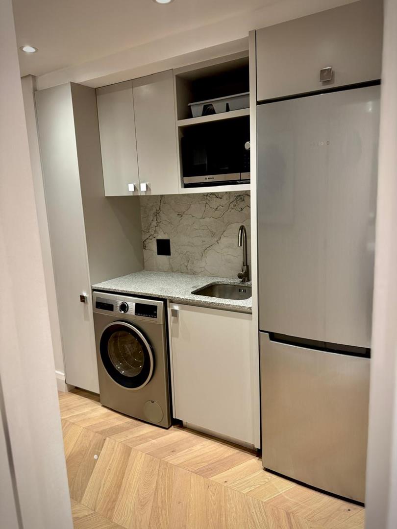 1 Bedroom Property for Sale in Sea Point Western Cape